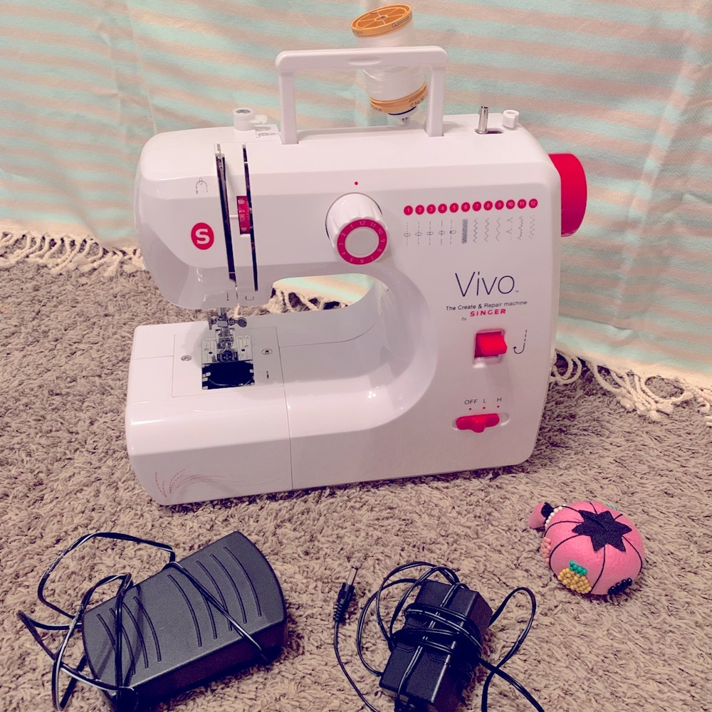 Vivo by Singer 1004 Electronic sewing machine